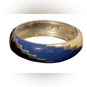 ✨Vintage Silvertone Southwestern Geometric Hinged Snap Bracelet✨